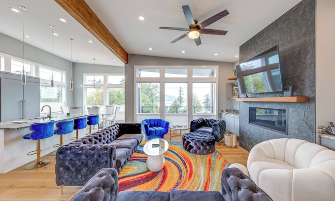 Anacortes House | Fenced Yard, Water & Island Views: Anacortes Home!