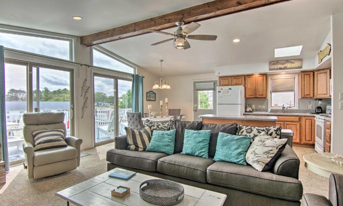 Fenwick Island House | Fenwick Island Home with Canalfront Deck Less Than 1Mi to BCH