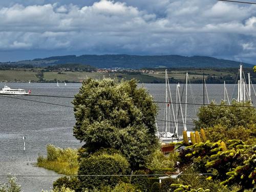 Bottighofen Apartment | Ferienhaus BMB mit Blick auf den Bodensee und Konstanz