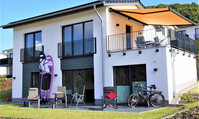 Heringhausen House | Ferienhaus direkt am Diemelsee-Heringhausen-Willingen-Toplage-Sauna-3 Schlafzimmer-2 Terrassen-109 qm-incl Wäsche