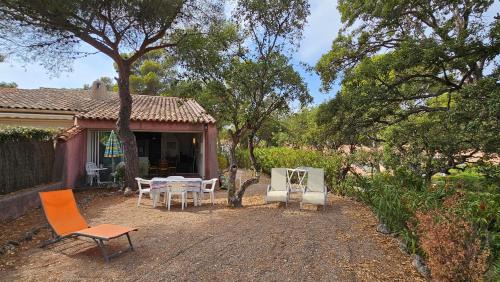 Saint-Raphael House | Ferienhaus La Belle Vie mit Garten, Meerblick, Gemeinschaftspool, 3 Minuten zum Meer