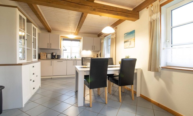 Fahretoft House | Ferienhaus Möwe, Doppelhaushälfte für bis zu 4 Personen mit Garten und Sauna, Hunde Erlaubt!