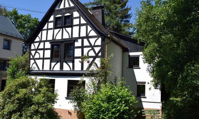 Gemunden Apartment | Ferienhaus Mühlenglück am Holzbach - Holiday home, 3 bedrooms, shower or bath,