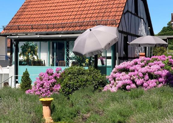 Glashuetten House | Ferienhaus mit Sauna, Wintergarten und Terrasse im schönen Hochtaunus