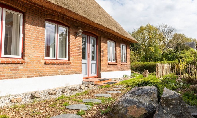 Ekenis House | Ferienhaus Reetdachkate Ekenis in Ekenis/boren