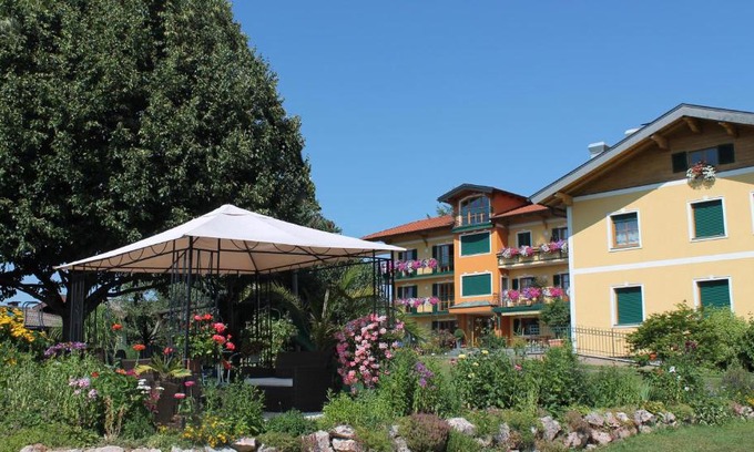 Neumarkt am Wallersee Hotel | Ferienhotel Herzog