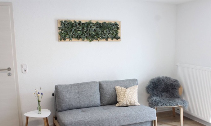 Burladingen Apartment | Ferienwohnung 2, 41 qm, 1 Schlafzimmer mit Doppelbett, 1 Schlafsofa, Max. 3 Personen