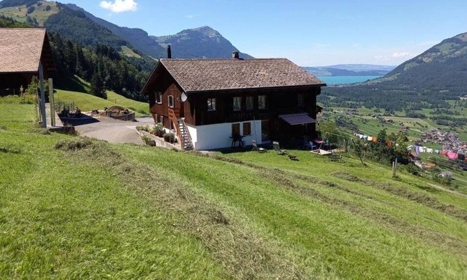 Lauerz Apartment | Ferienwohnung/app. für 5 Gäste mit 80m² in Lauerz