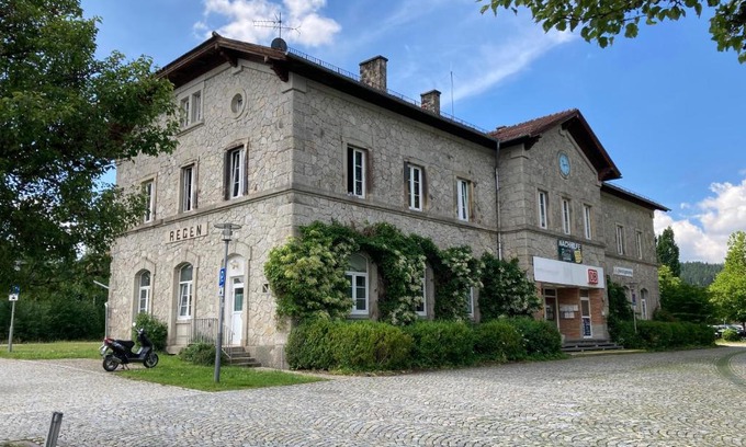 Regen Apartment | Ferienwohnung Bahnhof Regen mit Wellness