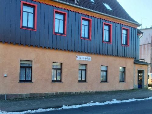 Mandelholz Apartment | Ferienwohnung "Das alte E-Werk" mit Kamin