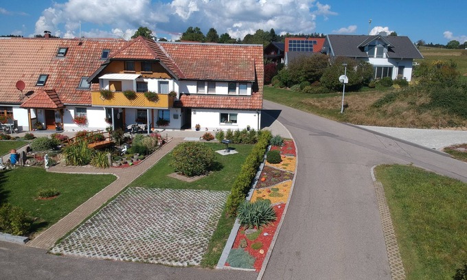 Herrischried Apartment | Ferienwohnung - Hotzenhüsli