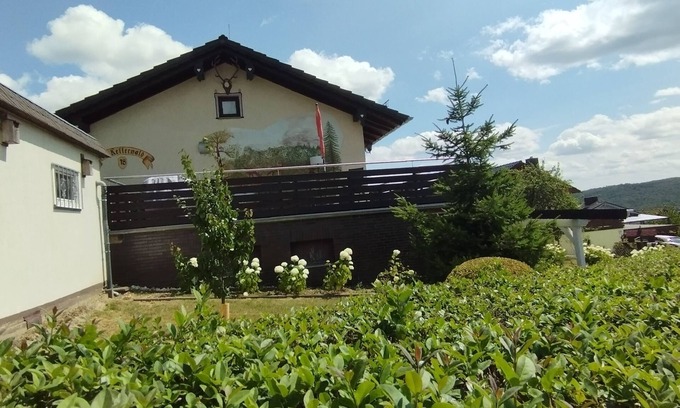 Densberg Apartment | Ferienwohnung im Naturpark Kellerwald-edersee, Ruhe & Erholung am Waldrand
