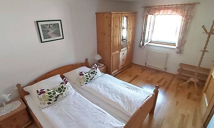 Bad Birnbach Apartment | Ferienwohnung mit Balkon | Gemütliche FeWo im Landhausstil