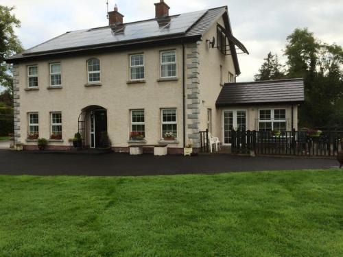 Rosslea House | Fermanagh lakeside Self Catering