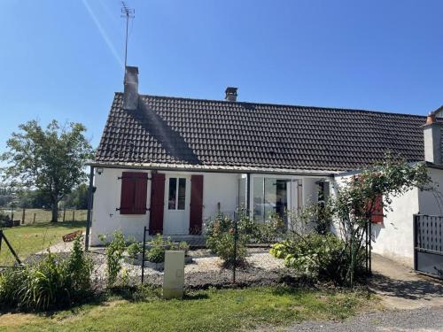 Isle-et-Bardais House | Ferme rénovée avec étang privé, proche de la forêt de Tronçais, idéale pour pêche et détente - FR-1-489-389