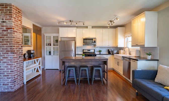 South Park Apartment | Fern House - Bungalow Farmhouse