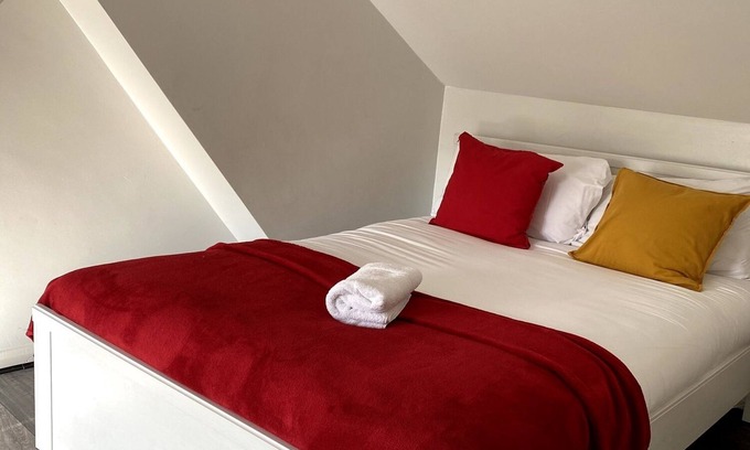 Luton Apartment | Ferndale House - Huku Kwetu (Luton)