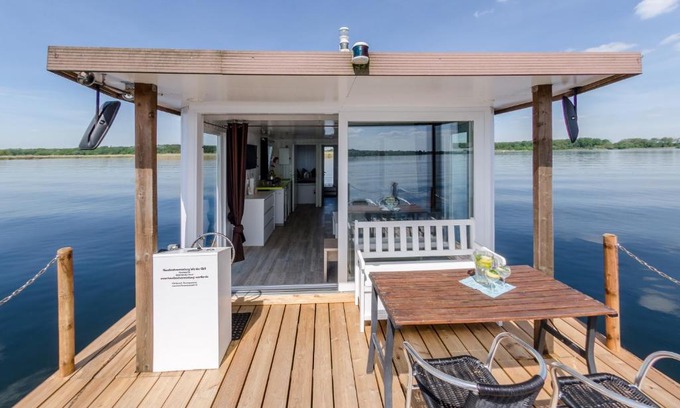 Werder Boat Rental | feststehendes Hausboot