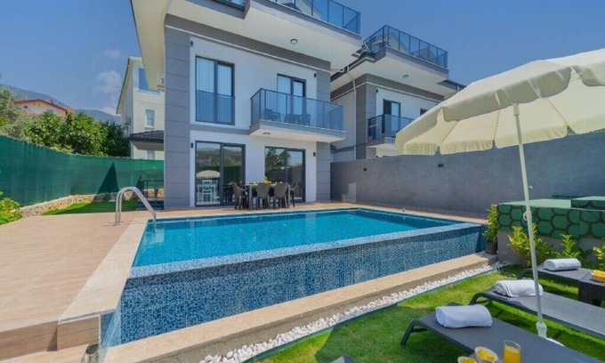 Hisaronu Villa | FETHİYE ÖLÜDENİZ DE ÖZEL HAVUZLU LÜKS VİLLA