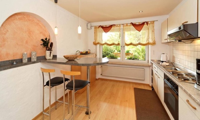 Tittling Apartment | FeWo mit Terrasse | Stilvoll eingerichtete, 90qm große Nichtraucher-Fewo im EG
