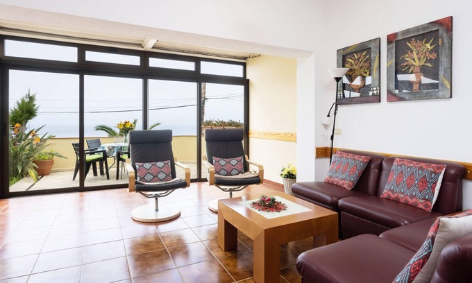 Santa Ursula Apartment | Fewo Solymar, mit 2 Schlafzimmern, 2 Bädern, eigener Terrasse und Garten, Meerblick, Pool, Parkplatz