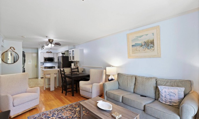 Folly Field Condo | Fiddler's Cove 1A - Short Walk to the Beach!