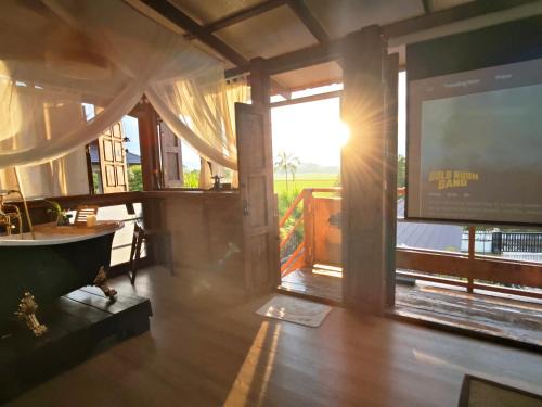 Rim Nuea House | Fieldlight & Pool Villa 云上稻影 Rice View