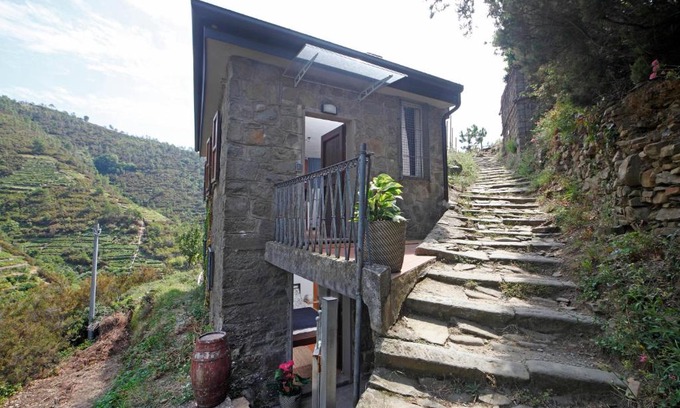Manarola House | FIESSE COTTAGE