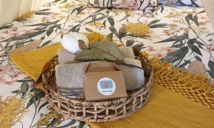 Cudgera Creek Apartment | Fig Tree Retro Studio | pet friendly | welcome hamper incl | 9 min to beach