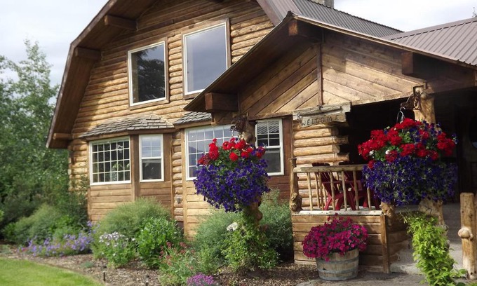 Victor Bed & Breakfast | Fin and Feather Inn