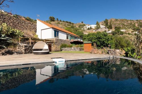 Tejeda Ski Chalet | Finca en el Corazón de la Isla