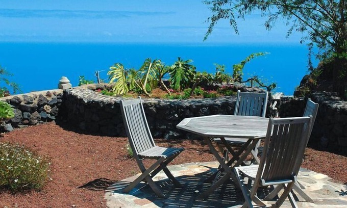 El Tanque House | Finca in El Tanque with a washing machine