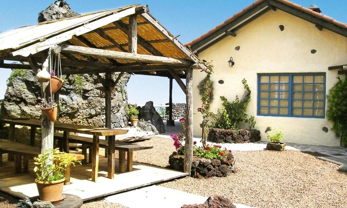 El Tanque House | Finca in El Tanque with a terrace