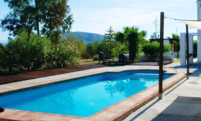 Alhaurin el Grande House | Finca Lavinia. Relaxing holiday guest home with swimming pool