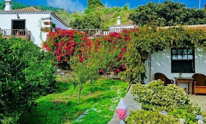 Tigalate Cottage | Finca Valentina - The Porch House