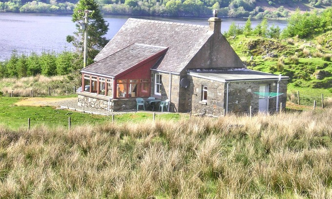 Lochgilphead Cottage | FINCHAIRN COTTAGE, pet friendly, with open fire in Kilmartin