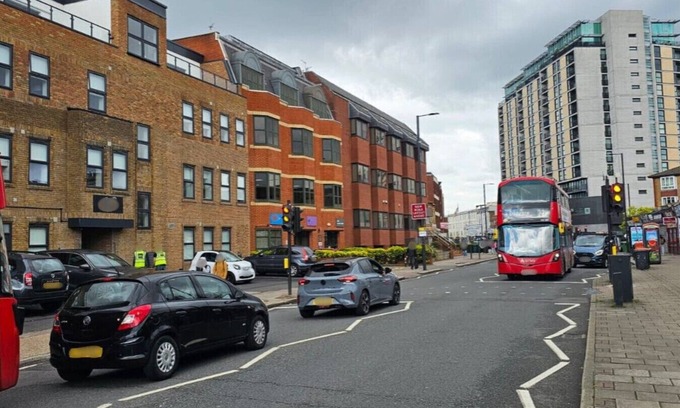 West Finchley Apartment | Finchley 2B/2B Fast Wi-Fi Bus 2min