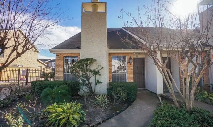 Woodlake - Briar Meadow House | "Find you Inner Zen-in the heart of Houston"