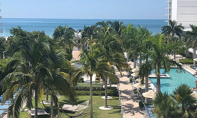Marco Island Resort | π
π’π§ππ’π§π πππ’π₯π’ Gorgeous Beachfront Crystal ShoresResort+Amenities.2BR