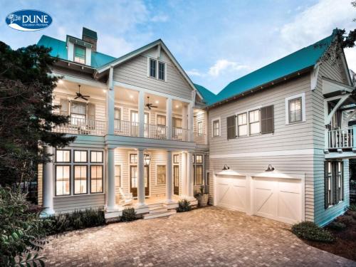 Watercolor House | FINEST HOUSE IN WaterColor - WATER VIEWS - Luxurious with POOL Sleeps 16 - 433 WESTERN LAKE home
