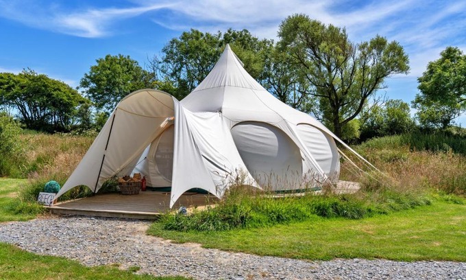 Ilfracombe Ski Chalet | Finest Retreats - Beech Lotus Belle Tent