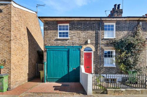 Greenwich West Apartment | Finest Retreats - The Nest