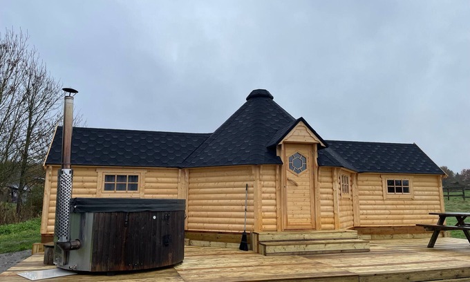 Cerans-Foulletourte House | Finnish Kota with private Nordic bath and educational farm