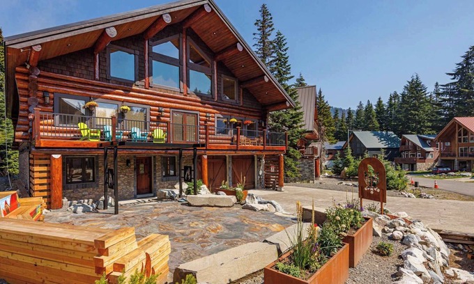 Snoqualmie Pass House | Fire Lodge Premier Family Cabin at Snoqualmie Pass