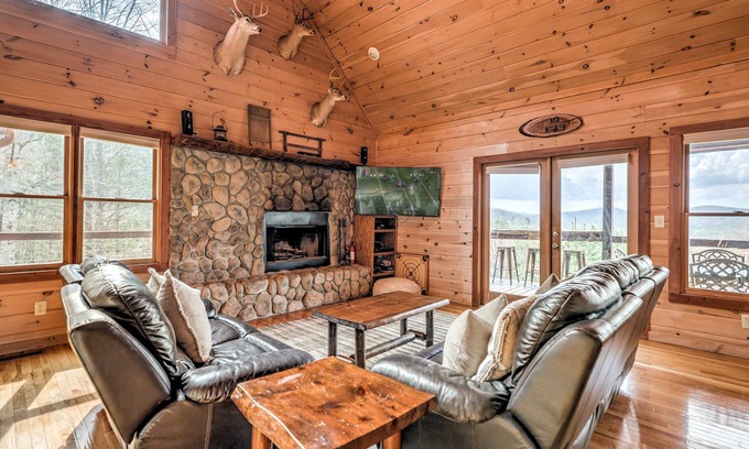 Mineral Bluff Cabin | Fire on the Mountain - Mountain Views | 3 Levels of Decks | Outdoor Fireplaces | Hot Tub | Game Room