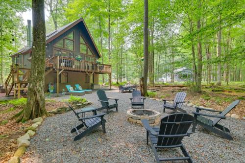 Thornhurst House | Fire Pit and Grill Woodside Nest in Pocono Lake!