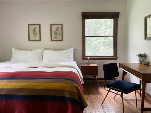 Yulan House | Fire Pit Woodsy & Private - Cabin On Woods Road