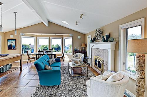 Oceanside House | Firepit Lagoon