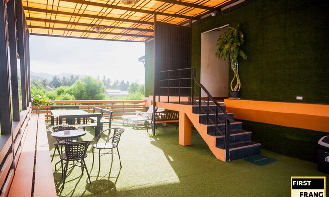 Ko Pha-ngan Hotel | First & Frang Hotel