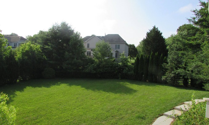 North Potomac Apartment | First Level of house, 2 Bed spacious, walkout door ,bright garden view